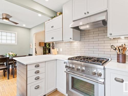 10329 136 Street, Edmonton, AB - Indoor Photo Showing Kitchen With Upgraded Kitchen