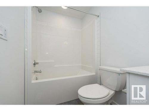 6304 176 Avenue, Edmonton, AB - Indoor Photo Showing Bathroom