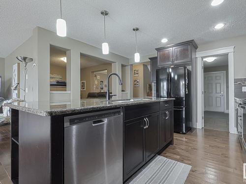 25 Sedona Place, Fort Saskatchewan, AB - Indoor Photo Showing Kitchen With Upgraded Kitchen