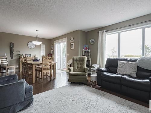 25 Sedona Place, Fort Saskatchewan, AB - Indoor Photo Showing Living Room