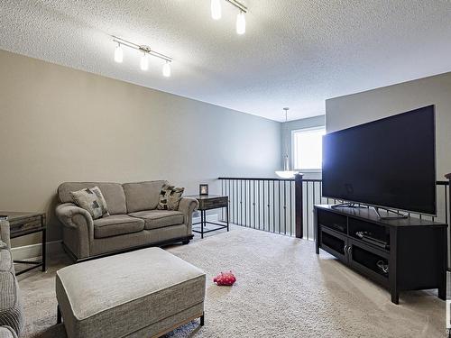 25 Sedona Place, Fort Saskatchewan, AB - Indoor Photo Showing Living Room