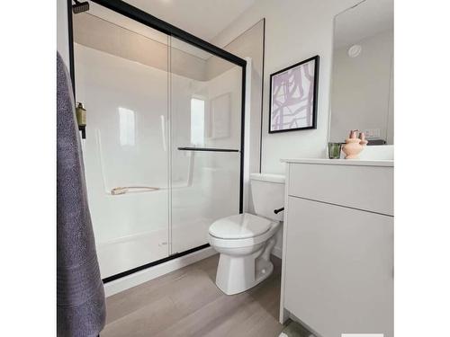 84 Westwind Drive, Spruce Grove, AB - Indoor Photo Showing Bathroom