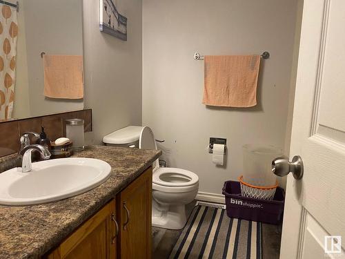 5338 & 5340 36 Avenue, Wetaskiwin, AB - Indoor Photo Showing Bathroom