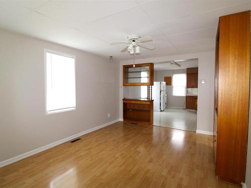 4918 45 Avenue, St. Paul Town, AB - Indoor Photo Showing Other Room