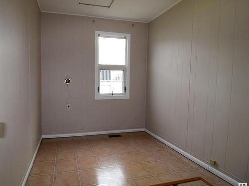 4918 45 Avenue, St. Paul Town, AB - Indoor Photo Showing Other Room