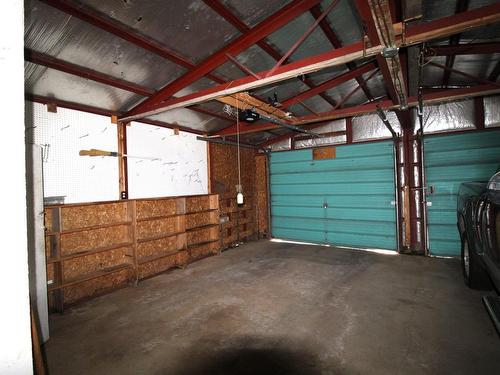 4918 45 Avenue, St. Paul Town, AB - Indoor Photo Showing Garage