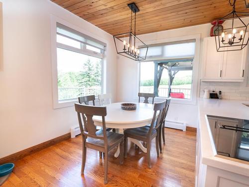 48343 Range Road 222, Rural Camrose County, AB - Indoor Photo Showing Dining Room