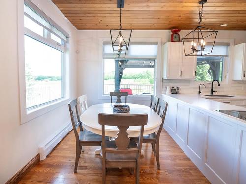 48343 Range Road 222, Rural Camrose County, AB - Indoor Photo Showing Dining Room