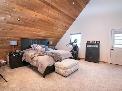 48343 Range Road 222, Rural Camrose County, AB - Indoor Photo Showing Bedroom