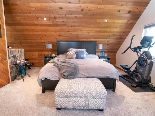 48343 Range Road 222, Rural Camrose County, AB - Indoor Photo Showing Bedroom