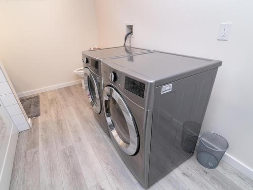 48343 Range Road 222, Rural Camrose County, AB - Indoor Photo Showing Laundry Room