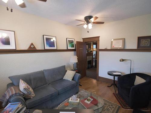 10417 Saskatchewan Drive, Edmonton, AB - Indoor Photo Showing Living Room