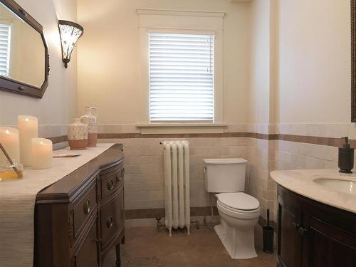 10417 Saskatchewan Drive, Edmonton, AB - Indoor Photo Showing Bathroom