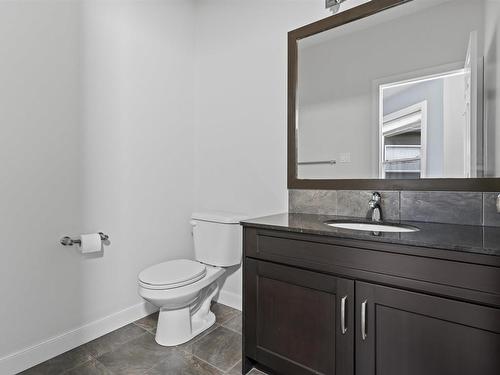 18 1720 Garnett Point Nw, Edmonton, AB - Indoor Photo Showing Bathroom