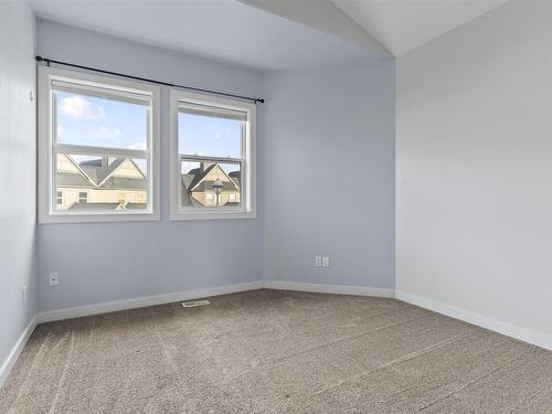 18 1720 Garnett Point Nw, Edmonton, AB - Indoor Photo Showing Other Room