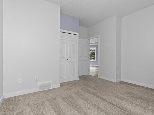 18 1720 Garnett Point Nw, Edmonton, AB - Indoor Photo Showing Other Room