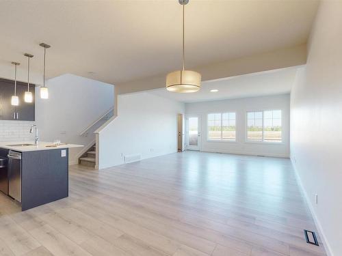 3447 Craig Landing, Edmonton, AB - Indoor Photo Showing Kitchen