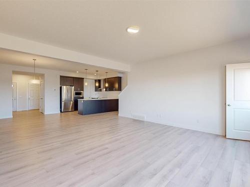 3447 Craig Landing, Edmonton, AB - Indoor Photo Showing Kitchen