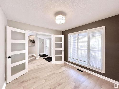 1755 Tomlinson Cm Nw, Edmonton, AB 