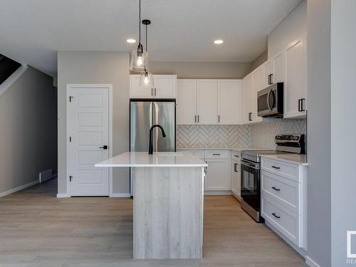 338 Genesis Villa(S), Stony Plain, AB - Indoor Photo Showing Kitchen With Upgraded Kitchen