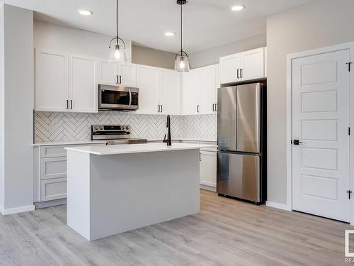 338 Genesis Villa(S), Stony Plain, AB - Indoor Photo Showing Kitchen With Upgraded Kitchen