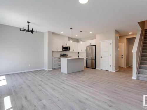 338 Genesis Villa(S), Stony Plain, AB - Indoor Photo Showing Kitchen