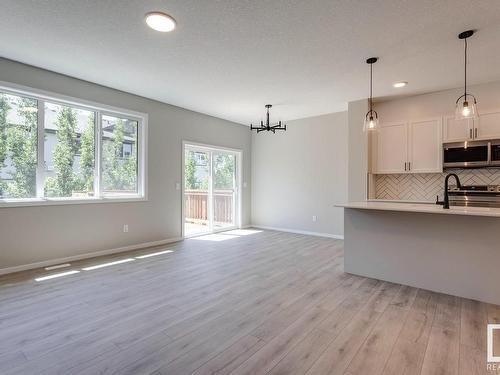 338 Genesis Villa(S), Stony Plain, AB - Indoor Photo Showing Kitchen