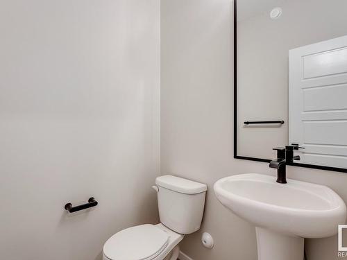 338 Genesis Villa(S), Stony Plain, AB - Indoor Photo Showing Bathroom