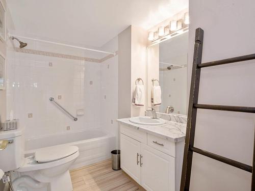 316 13450 114 Avenue, Edmonton, AB - Indoor Photo Showing Bathroom