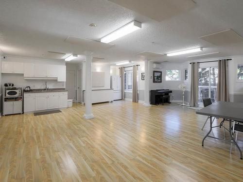 316 13450 114 Avenue, Edmonton, AB - Indoor Photo Showing Kitchen