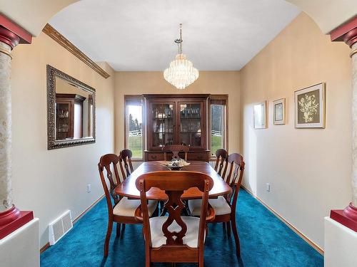 474062 A Highway 2A, Rural Wetaskiwin County, AB - Indoor Photo Showing Dining Room