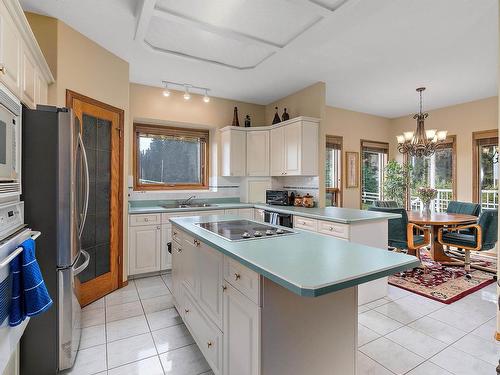 474062 A Highway 2A, Rural Wetaskiwin County, AB - Indoor Photo Showing Kitchen