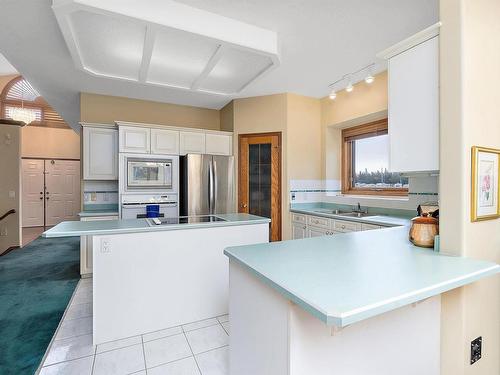 474062 A Highway 2A, Rural Wetaskiwin County, AB - Indoor Photo Showing Kitchen