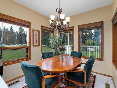 474062 A Highway 2A, Rural Wetaskiwin County, AB - Indoor Photo Showing Dining Room