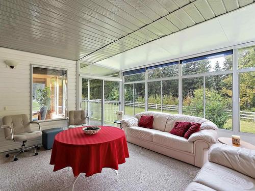 474062 A Highway 2A, Rural Wetaskiwin County, AB - Indoor Photo Showing Living Room