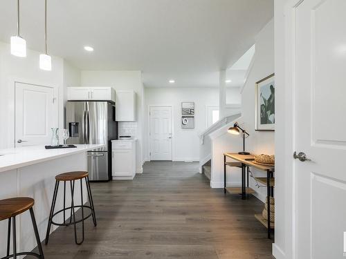 980 Daniels Loop, Edmonton, AB - Indoor Photo Showing Kitchen