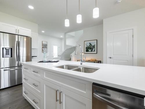 980 Daniels Loop, Edmonton, AB - Indoor Photo Showing Kitchen With Double Sink With Upgraded Kitchen