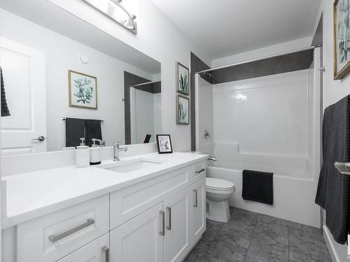 980 Daniels Loop, Edmonton, AB - Indoor Photo Showing Bathroom