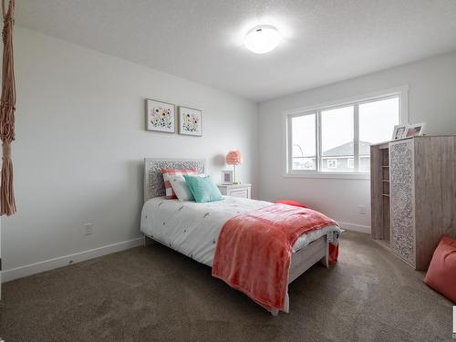 980 Daniels Loop, Edmonton, AB - Indoor Photo Showing Bedroom