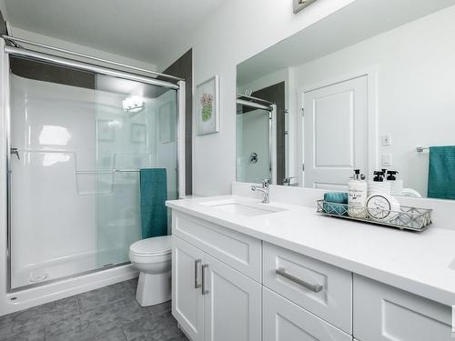 980 Daniels Loop, Edmonton, AB - Indoor Photo Showing Bathroom