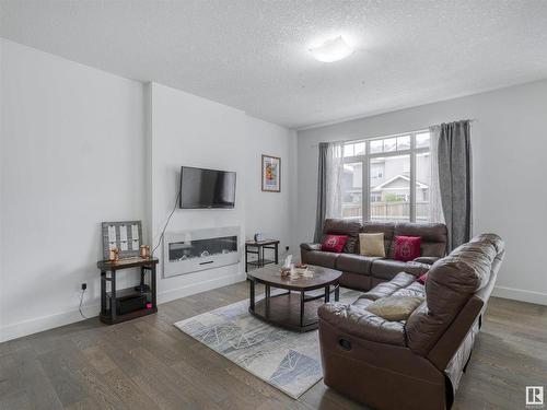 272 Fraser Way, Edmonton, AB - Indoor Photo Showing Living Room With Fireplace