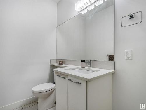 272 Fraser Way, Edmonton, AB - Indoor Photo Showing Bathroom