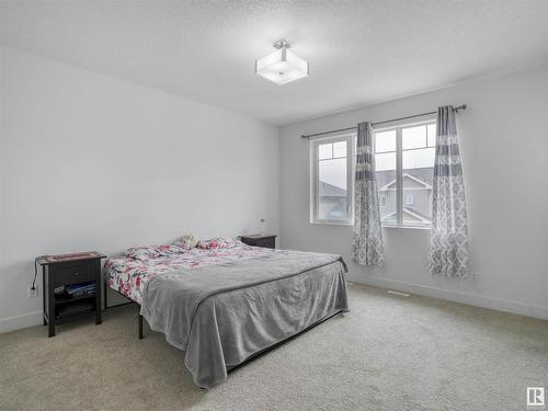 272 Fraser Way, Edmonton, AB - Indoor Photo Showing Bedroom