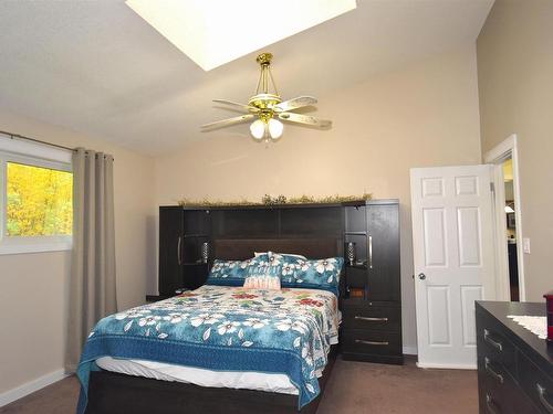 23 53301 Rge Road 32, Rural Parkland County, AB - Indoor Photo Showing Bedroom