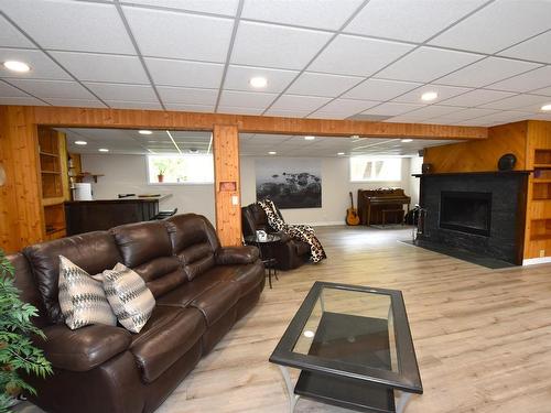 23 53301 Rge Road 32, Rural Parkland County, AB - Indoor With Fireplace