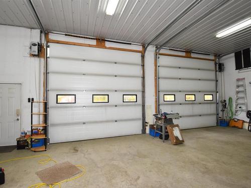 23 53301 Rge Road 32, Rural Parkland County, AB - Indoor Photo Showing Garage