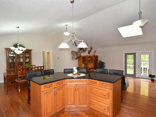 23 53301 Rge Road 32, Rural Parkland County, AB - Indoor Photo Showing Kitchen