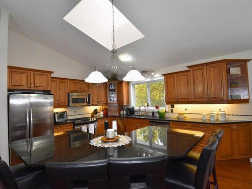 23 53301 Rge Road 32, Rural Parkland County, AB - Indoor Photo Showing Kitchen