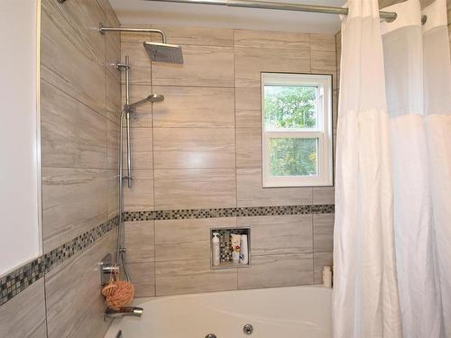 23 53301 Rge Road 32, Rural Parkland County, AB - Indoor Photo Showing Bathroom