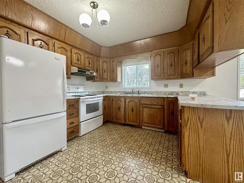 45418 Hwy 55, Rural Bonnyville M.D., AB - Indoor Photo Showing Kitchen